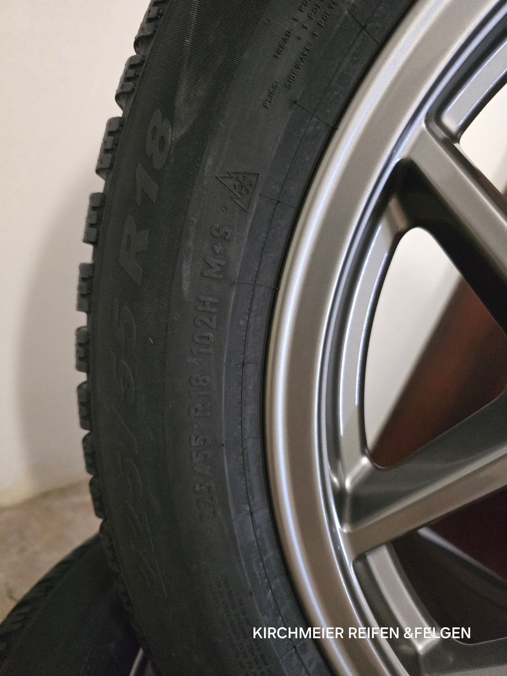 BMW 5er G60/G61 & i5 Winterkompletträder 18 Zoll 225/55 R18 Original Neu