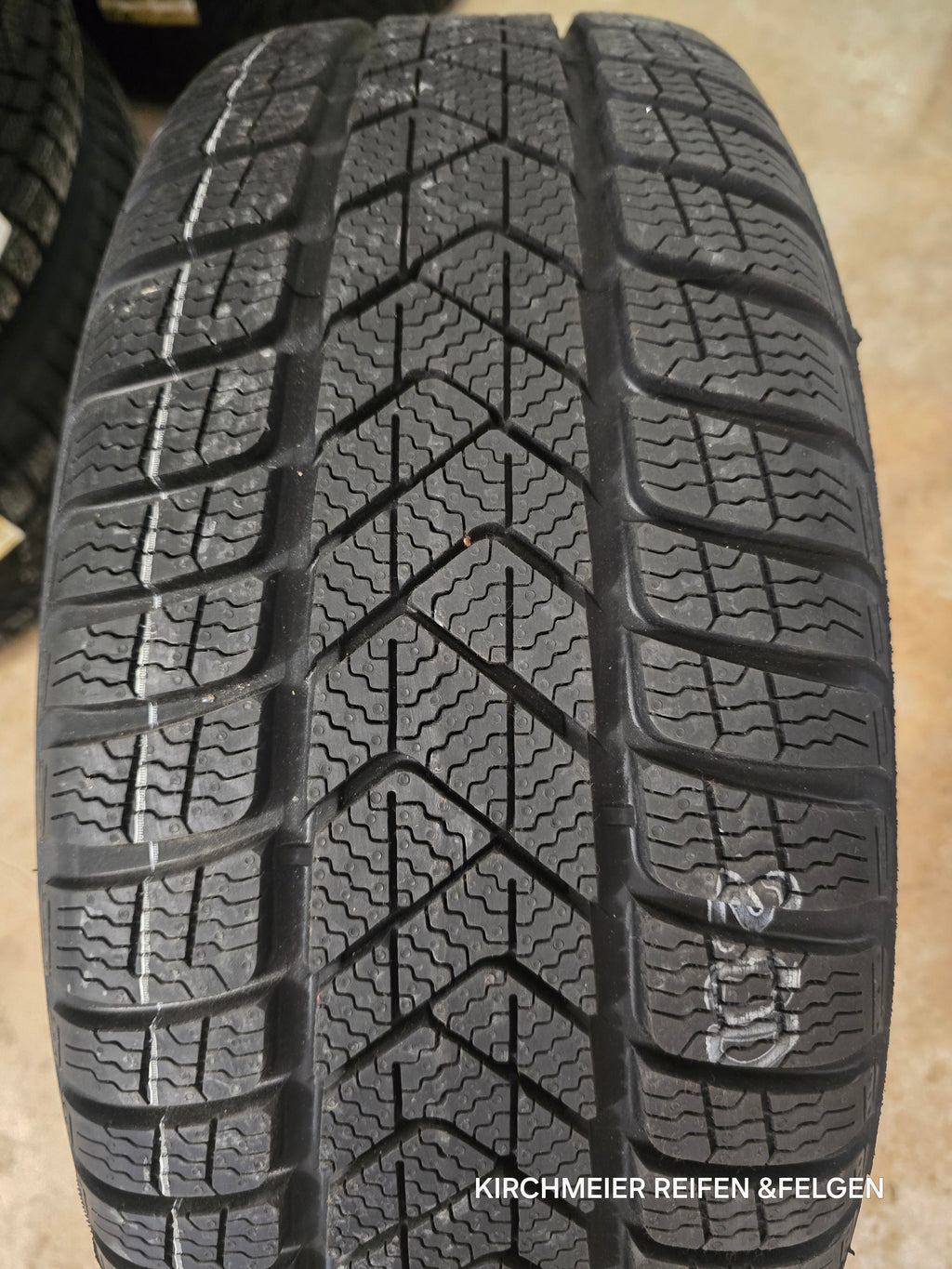 BMW 3er G20/G21, 4er G22/G23 & 2er G42 Winterräder 18 Zoll 225/45 R18 Original Neu