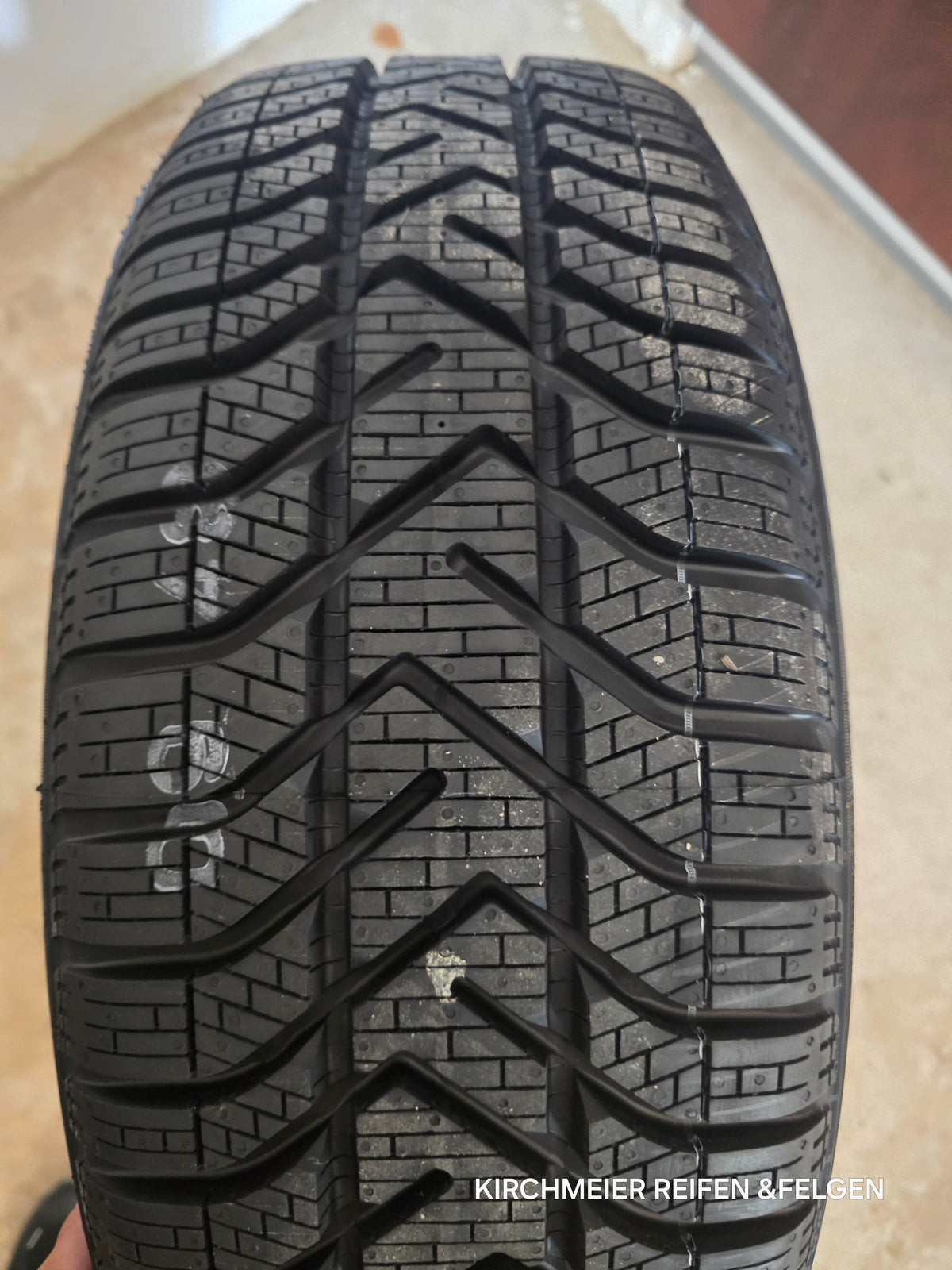 BMW 1er F40 2er F44 Winterkompletträder 17 Zoll 195-55 R17 Original Neu