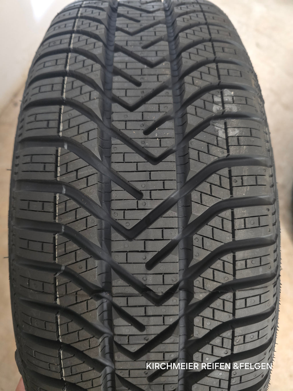 BMW 1er F40 2er F44 Winterkompletträder 17 Zoll 195-55 R17 Original Neu
