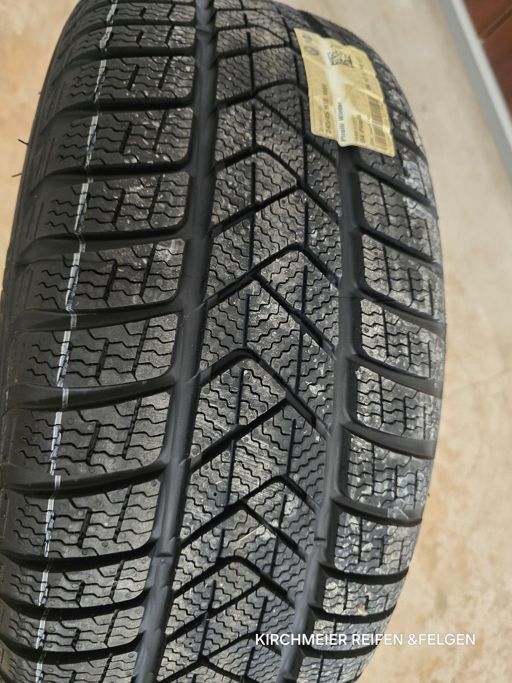 BMW 5er G30 G31 Winterkompletträder 18 Zoll 245-45 R18 Original Neu